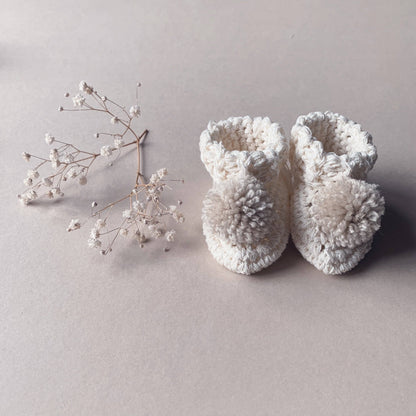 Organic cotton pom pom booties: Chalky Pink / Oatmeal