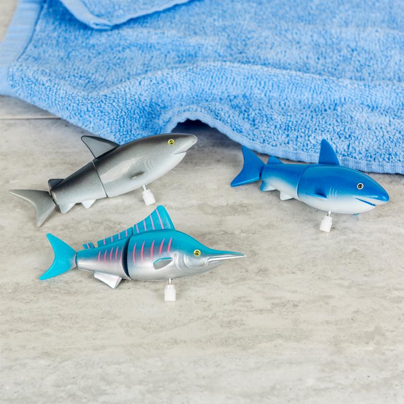 Wind-up toy - swimming fish