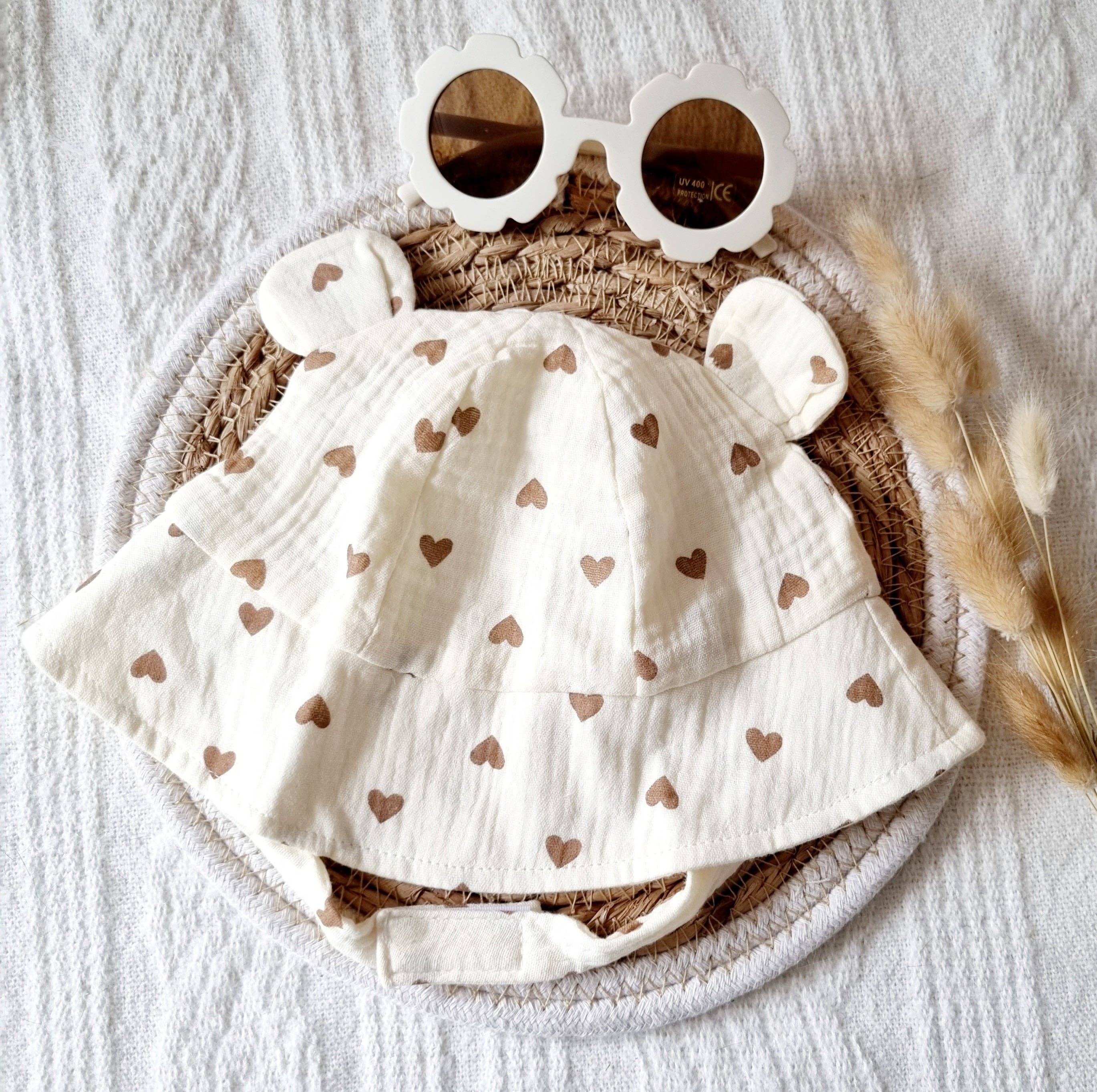 Muslin hat for baby - Beige with Hearts